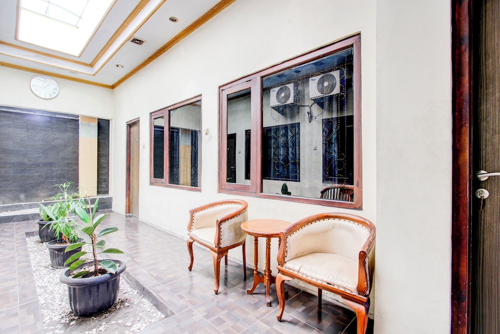 Hotel O Jalan Malioboro Near Stasiun Tugu Yogyakarta Formerly Hotel Baru 38/45