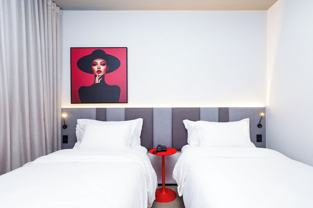 Radisson Red Ibirapuera 7/40