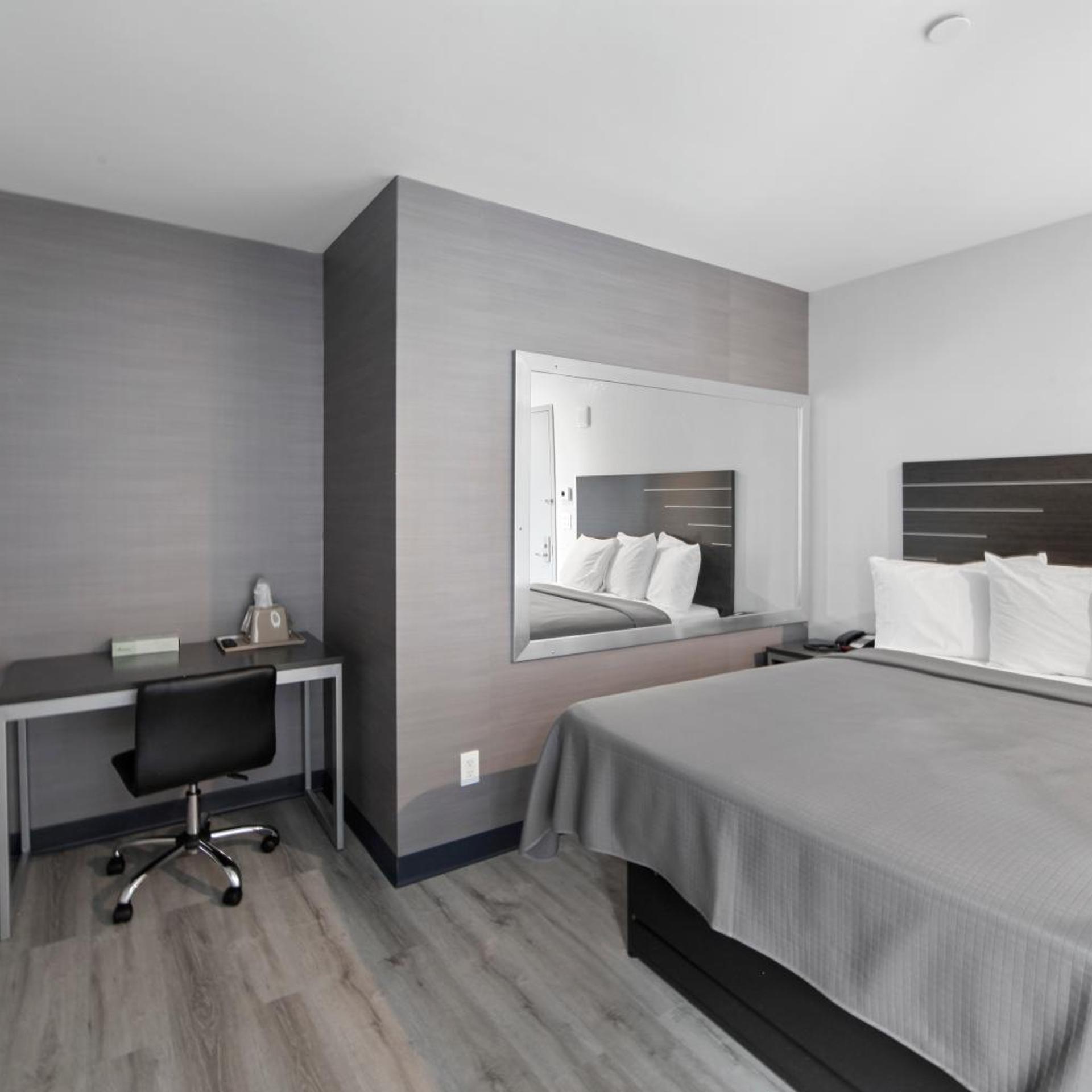 Hotel 365 Bronx 28/50