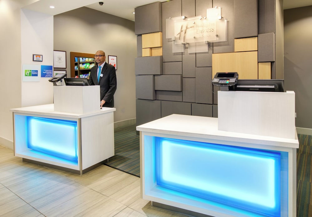 Holiday Inn Express Hotel And Suites Denton Unt Twu 10/68