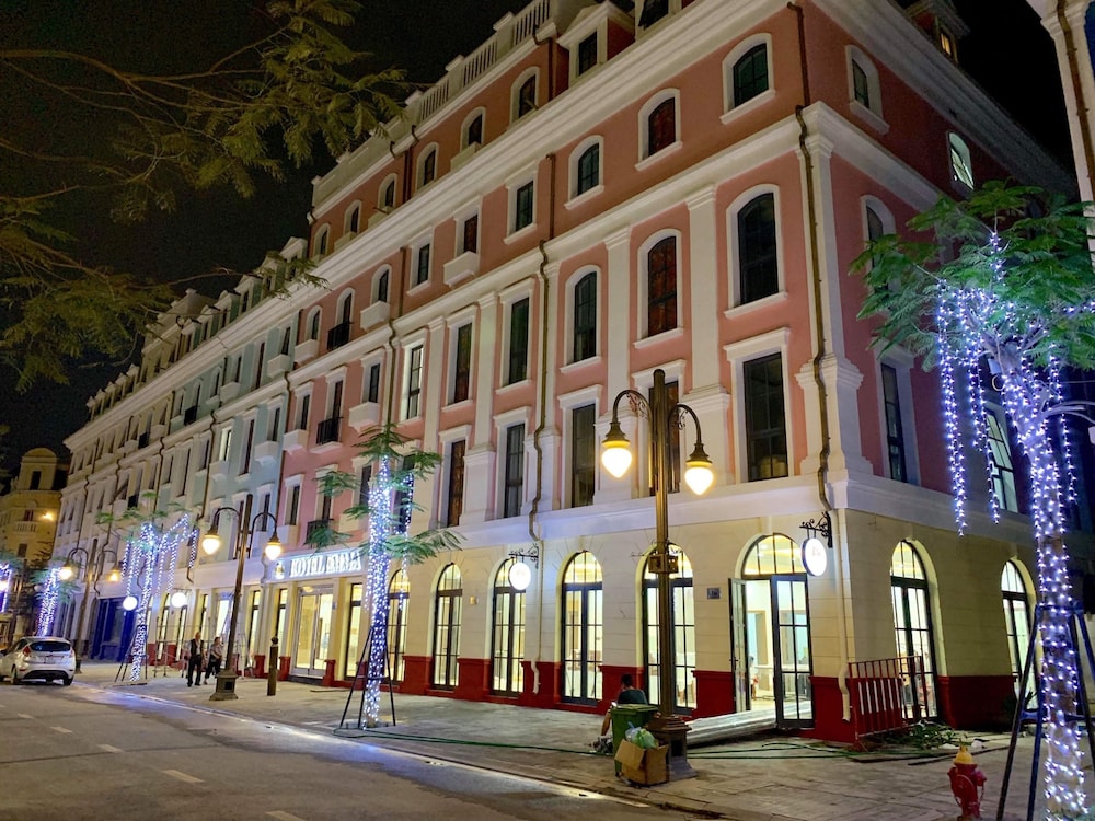 Hotel Emma 5/50