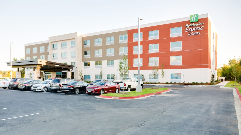 Holiday Inn Express Suites Russellville 55/59