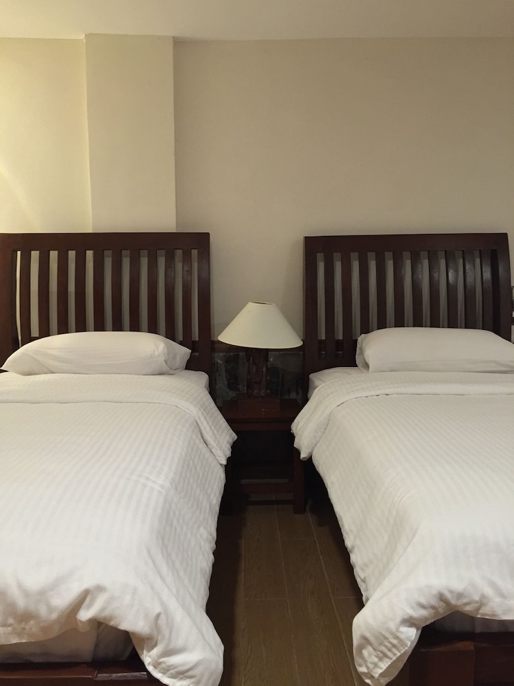 Mango Valley Hotel 1 15/67