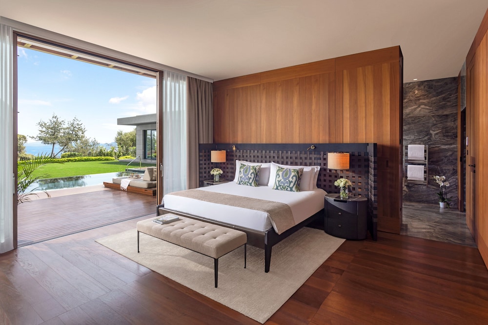 3 Bedrooms, Blue Beach, Villa, 1 King and 4 Single Beds, Mandarin Oriental Bodrum 2/5