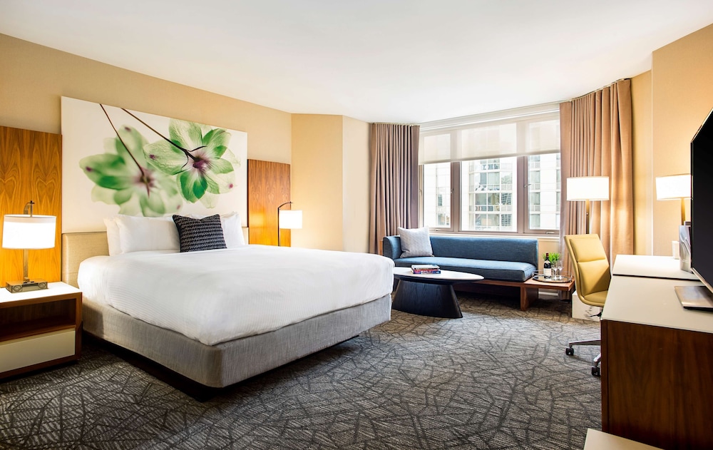 DELUXE, KING BED, CITY VIEW, ACCESSIBLE