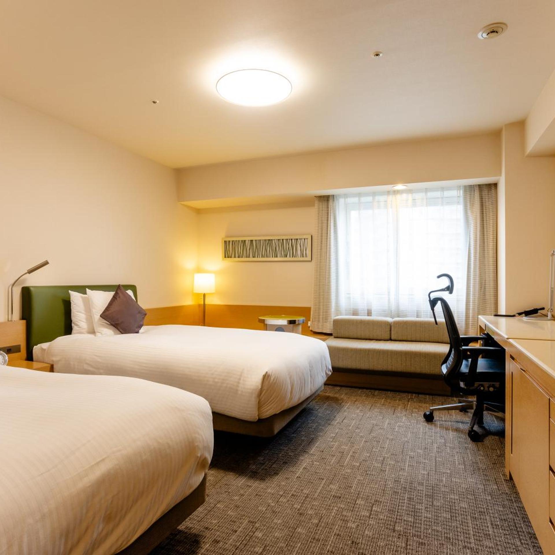 Moderate, Twin Beds