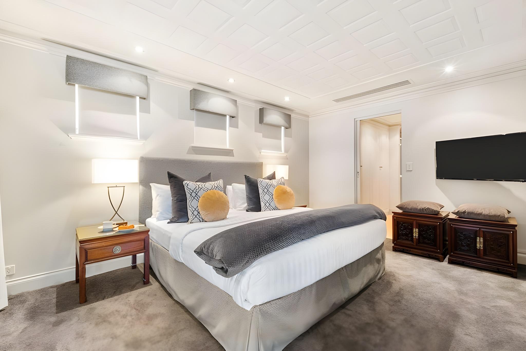 GRAND, SUITE, RIVER VIEW