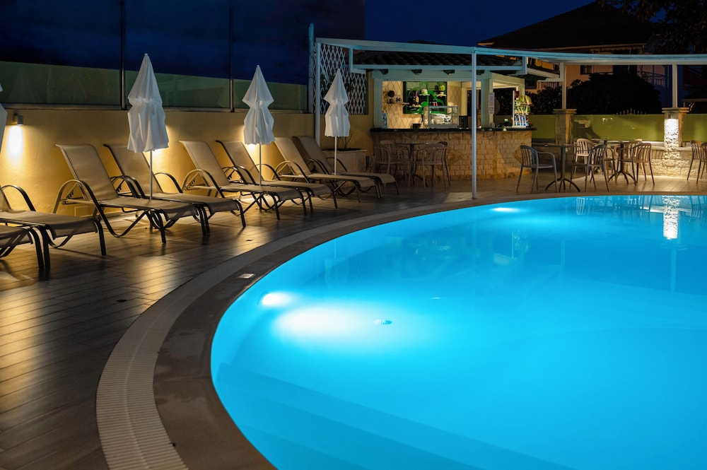 Konstantinos Hotel 35/55
