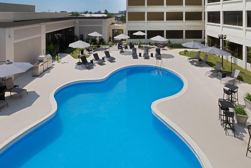 Wyndham Indianapolis Airport 66/72