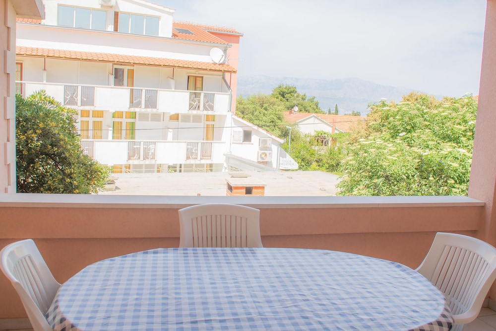 Villa Midea 1/50