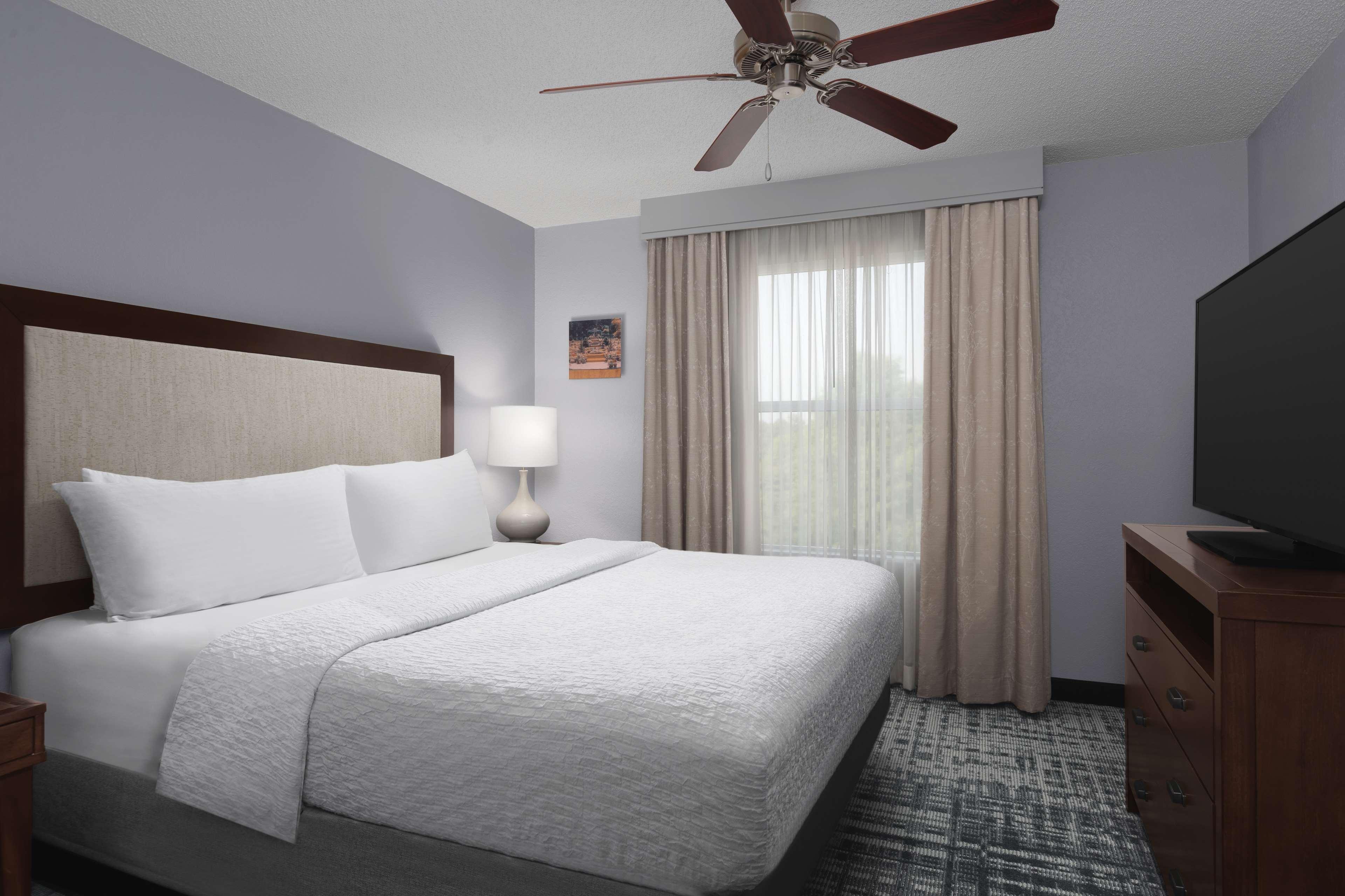 2 Bedrooms, Suite, 1 King or 2 Queen Beds, 2 Bathrooms