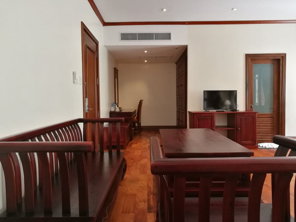 Houngvilai Hotel 38/49