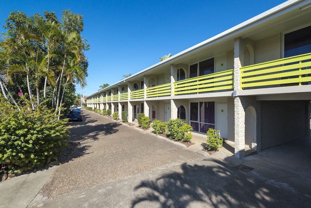 The Beach Motel Hervey Bay 65/72
