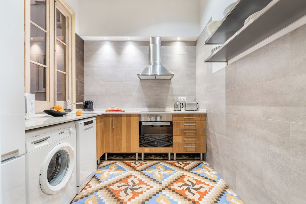 Fuster Apartments 2/50