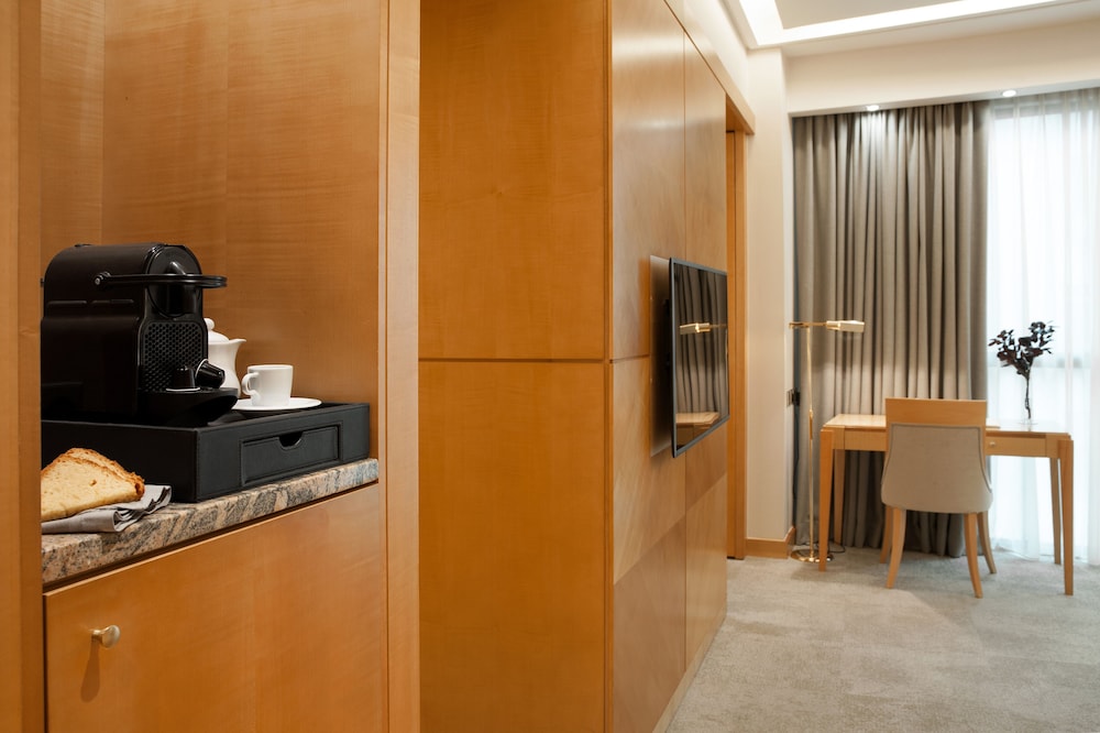 Melia Athens 14/73