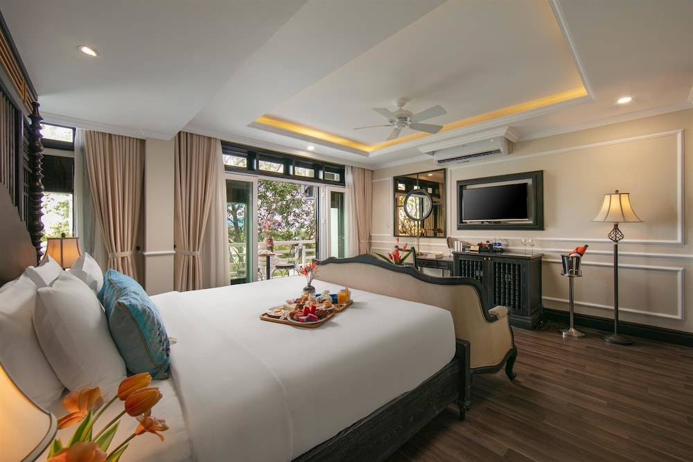GOLD, SUITE, PANORAMIC VIEW, BALCONY