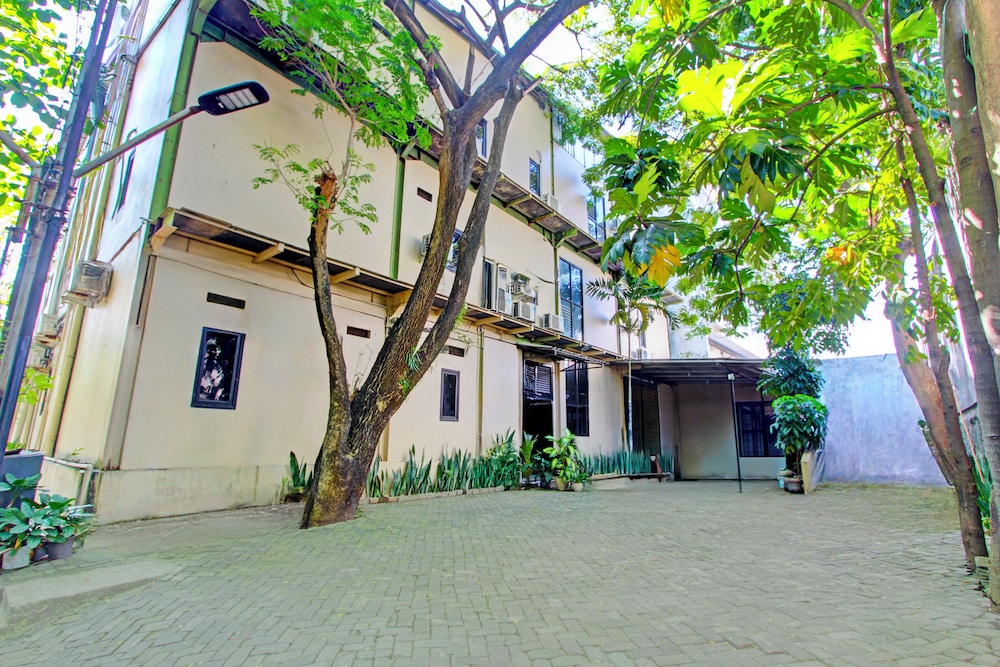 Hotel O Semarang near Bandara Ahmad Yani formerly Rumah Ceria 38/40