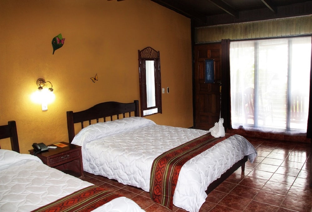 Arenal Lodge 17/73