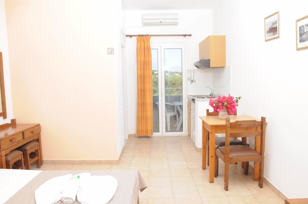 Mastorakis Hotel 51/69