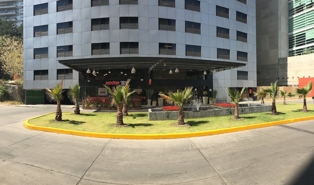 Holiday Inn Mexico Santa Fe 21/22