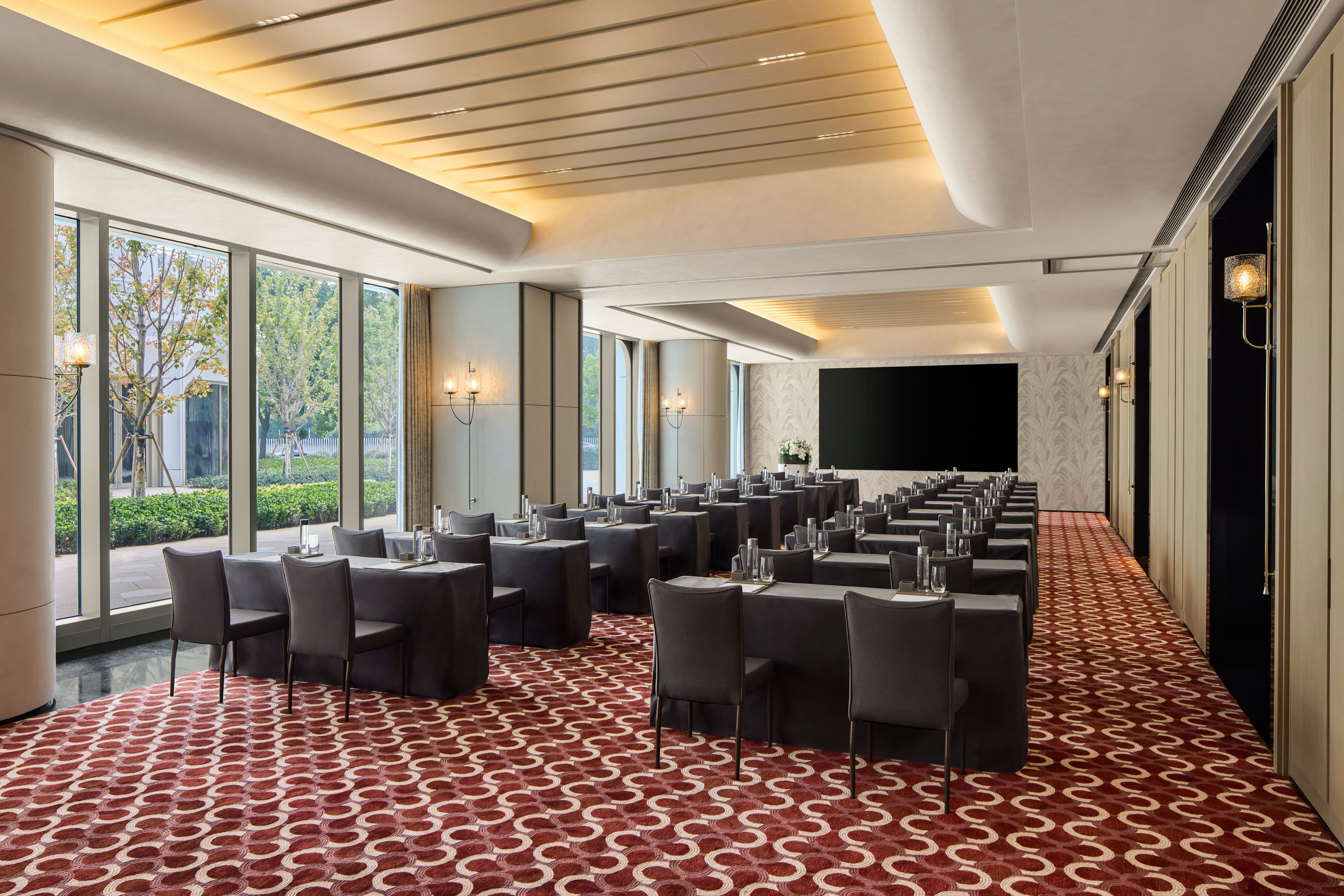 Waldorf Astoria Shanghai Qiantan 35/46