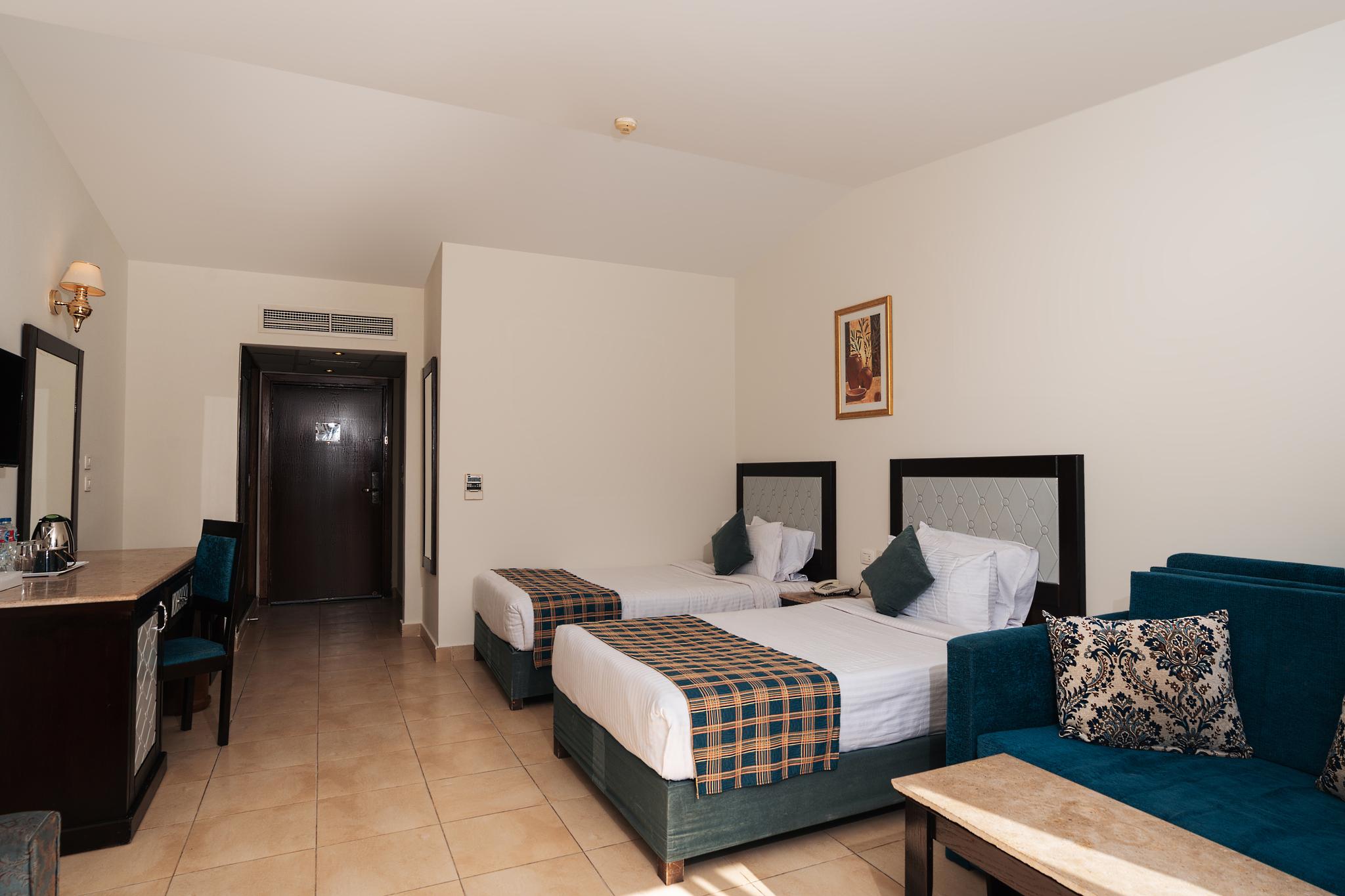 Swim Up, Deluxe, Twin Beds