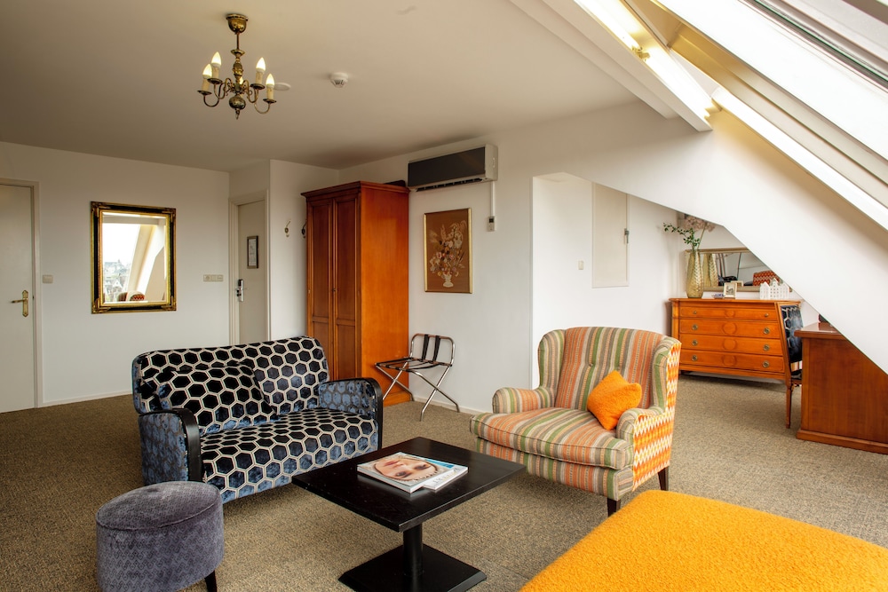 Dikker And Thijs Fenice Hotel 52/73