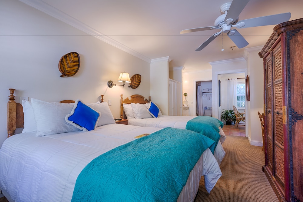 The Caribbean Court Boutique Hotel 30/83