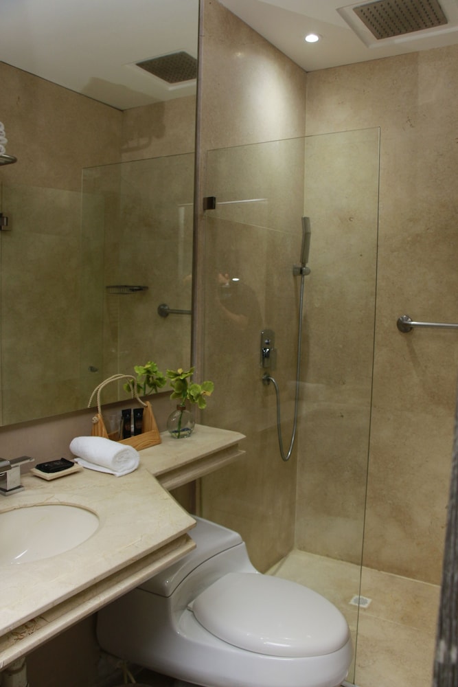 Country International Hotel 52/55