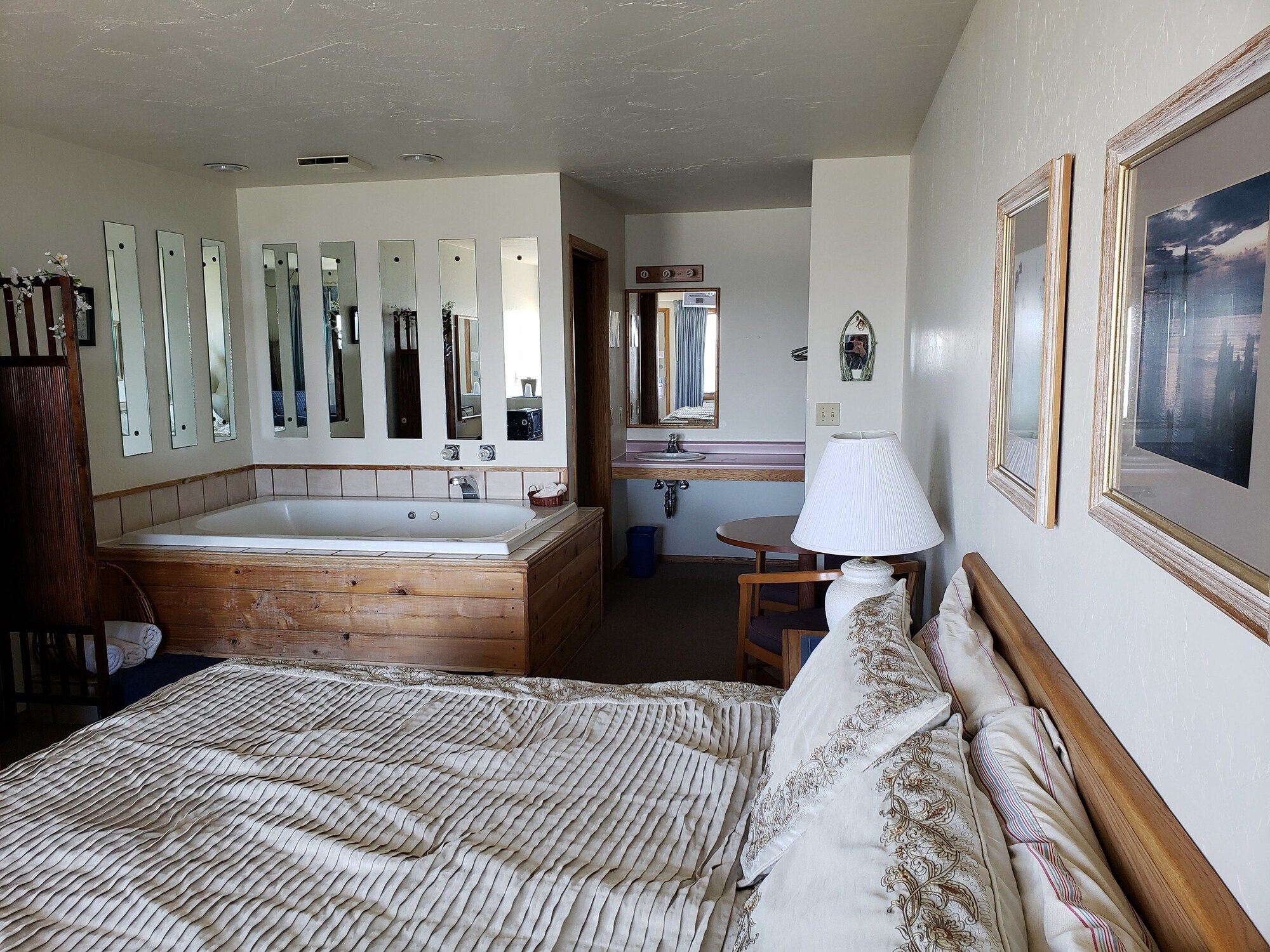 Room, King Bed, Beach Front, Jetted Tub