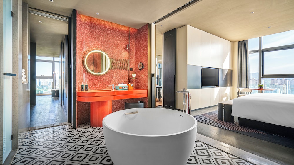 1 Bedroom, Suite, King Bed, Living and Dining Areas, Hotel Indigo Zhuhai Xiangzhou by IHG 5/9