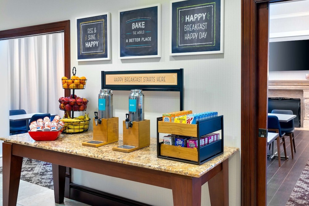 Hampton Inn And Suites Hartford/Farmington 51/76