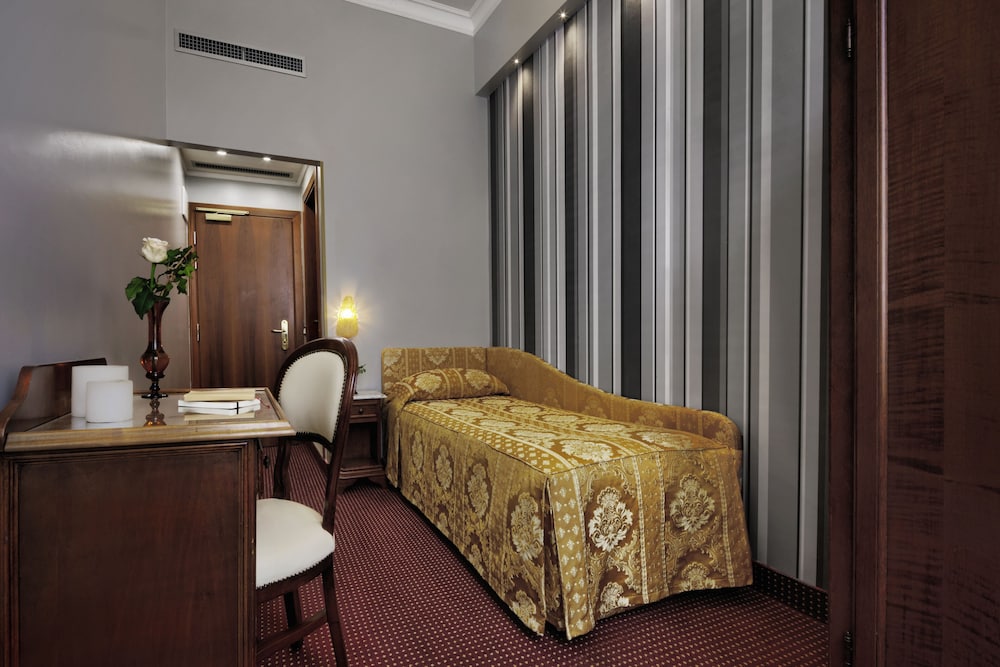 Pausania Hotel 33/49