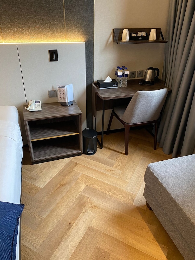 Fieris Hotel 24/50