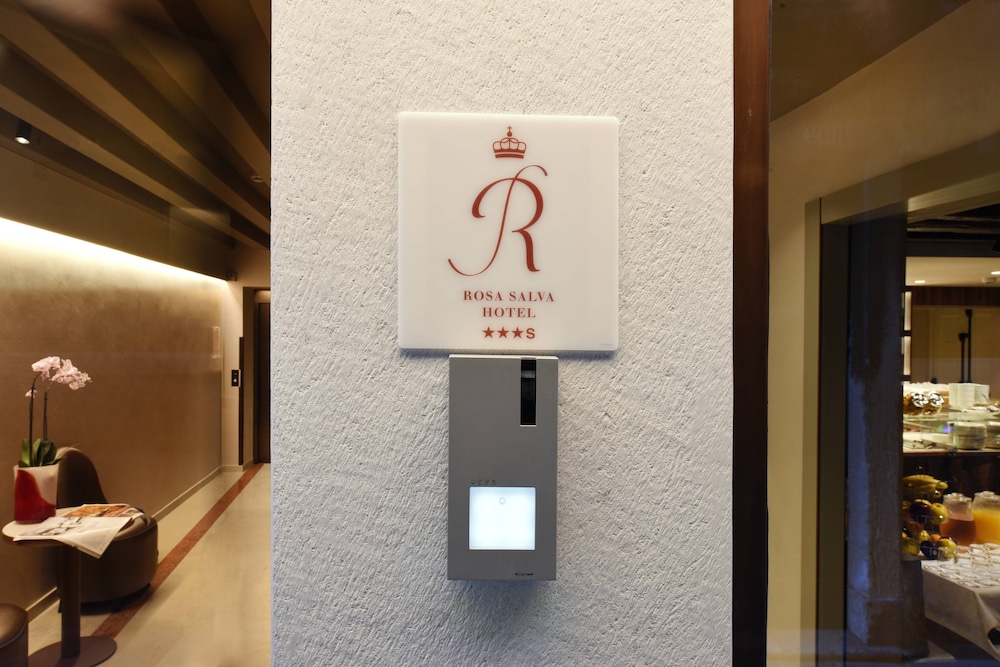 Rosa Salva Hotel 7/56