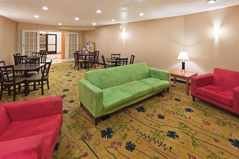 Ramada by Wyndham Santa Fe 25/36