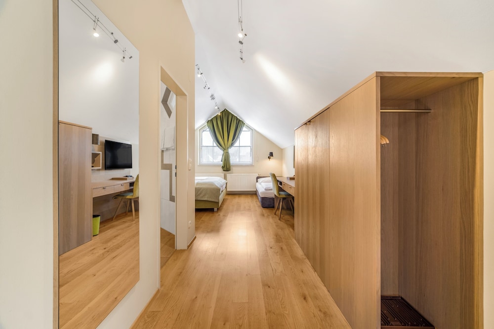 Das Grune Hotel Zur Post - 100 Bio 54/74
