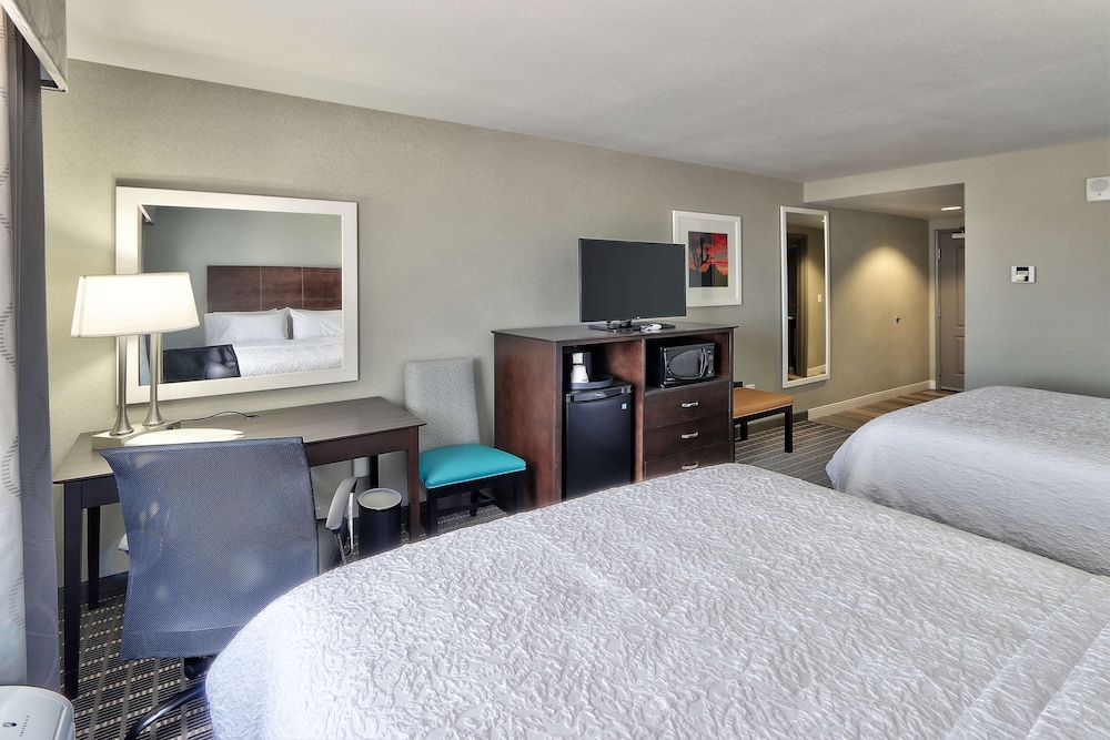 Hampton Inn Suites Albuquerque Airport 22/54