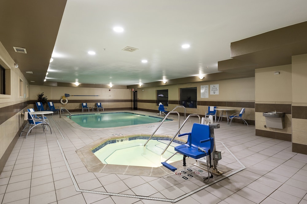 Holiday Inn Express Bloomington West 20/68