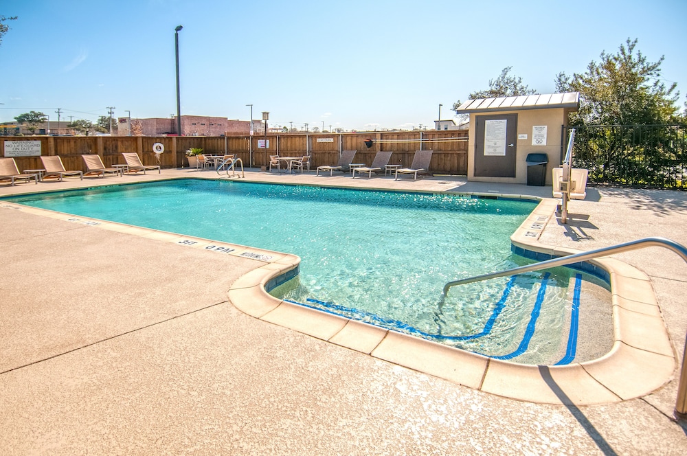 Fairfield Inn Suites Dallas Dfw Airport South Irving 4/46