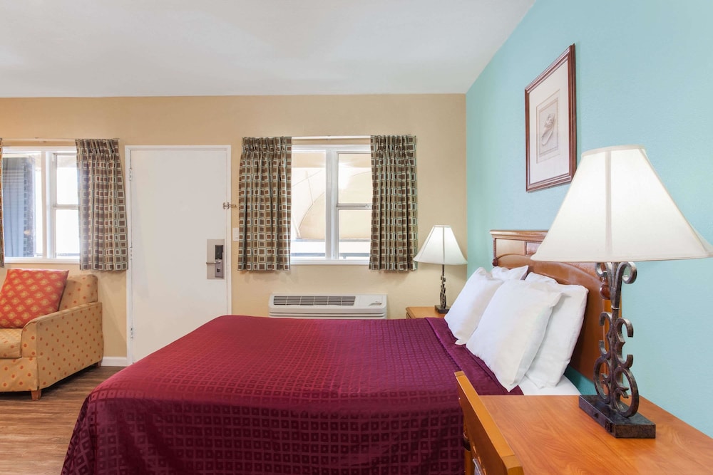 Travelodge by Wyndham San Diego SeaWorld 21/35