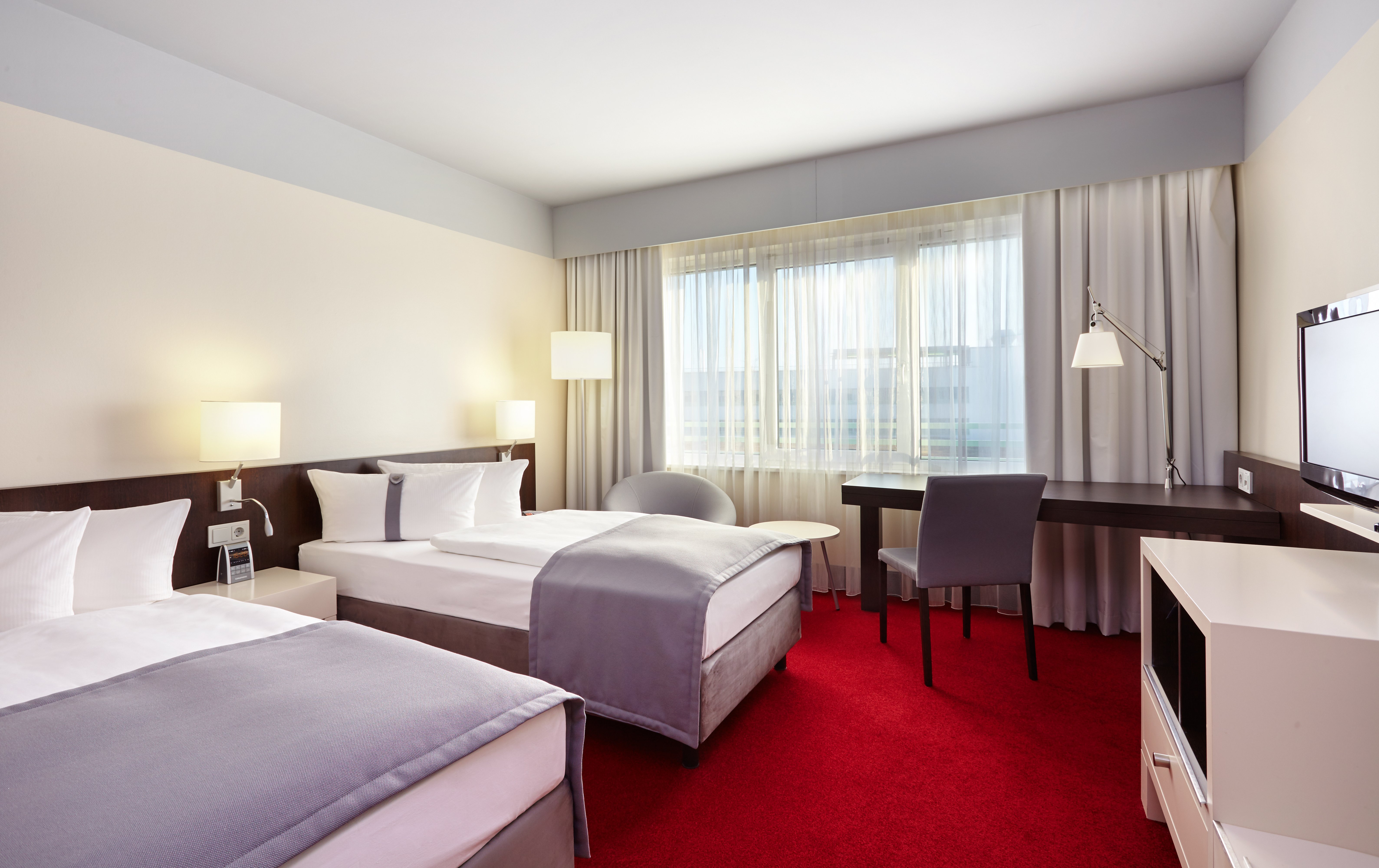 Holiday Inn Berlin Airport Conference Centre Formerly Holiday Inn Berlin International Airport 11/75