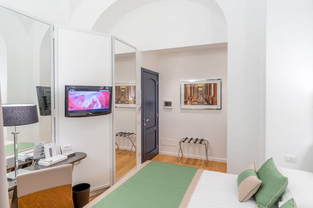 Les Diamants Spanish Steps Suite 19/46