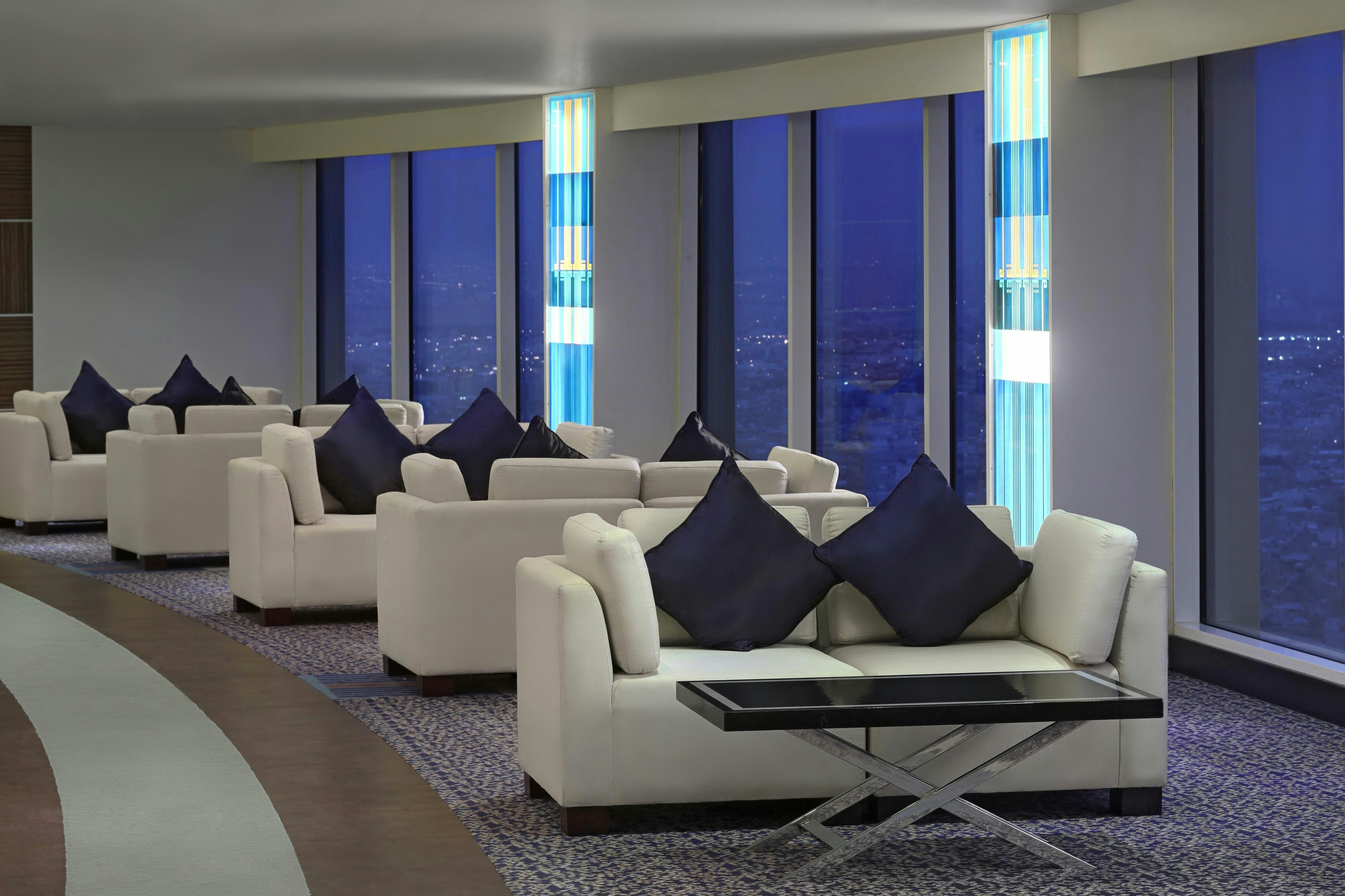 فور بوينتس من شيراتون رياض الخالدية(Four Points By Sheraton Riyadh Khaldia) 2/10