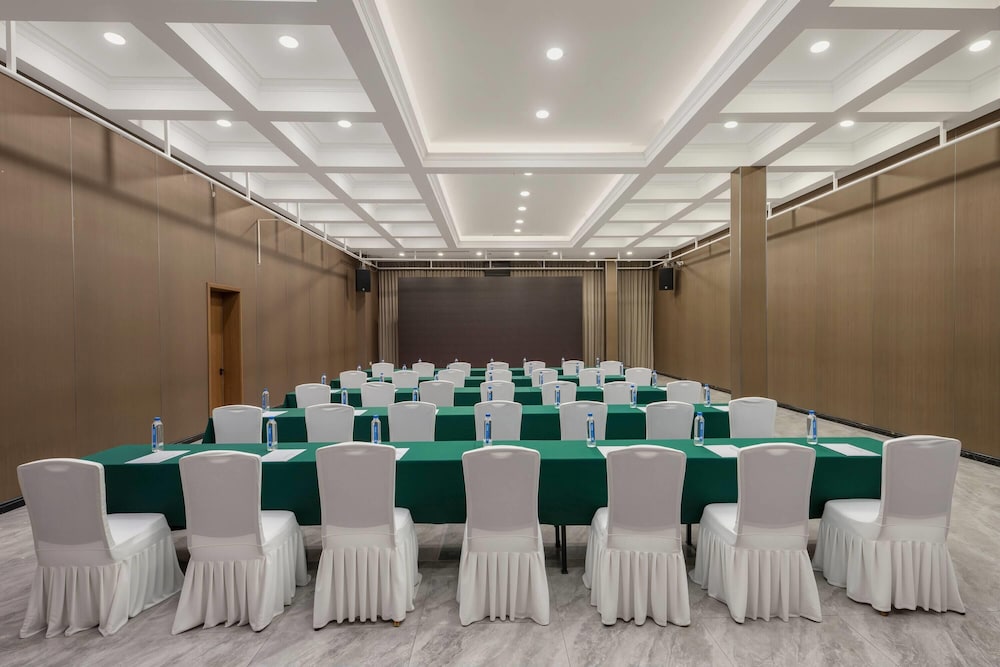 Days Hotel by Wyndham Fuyang Linquan 23/25