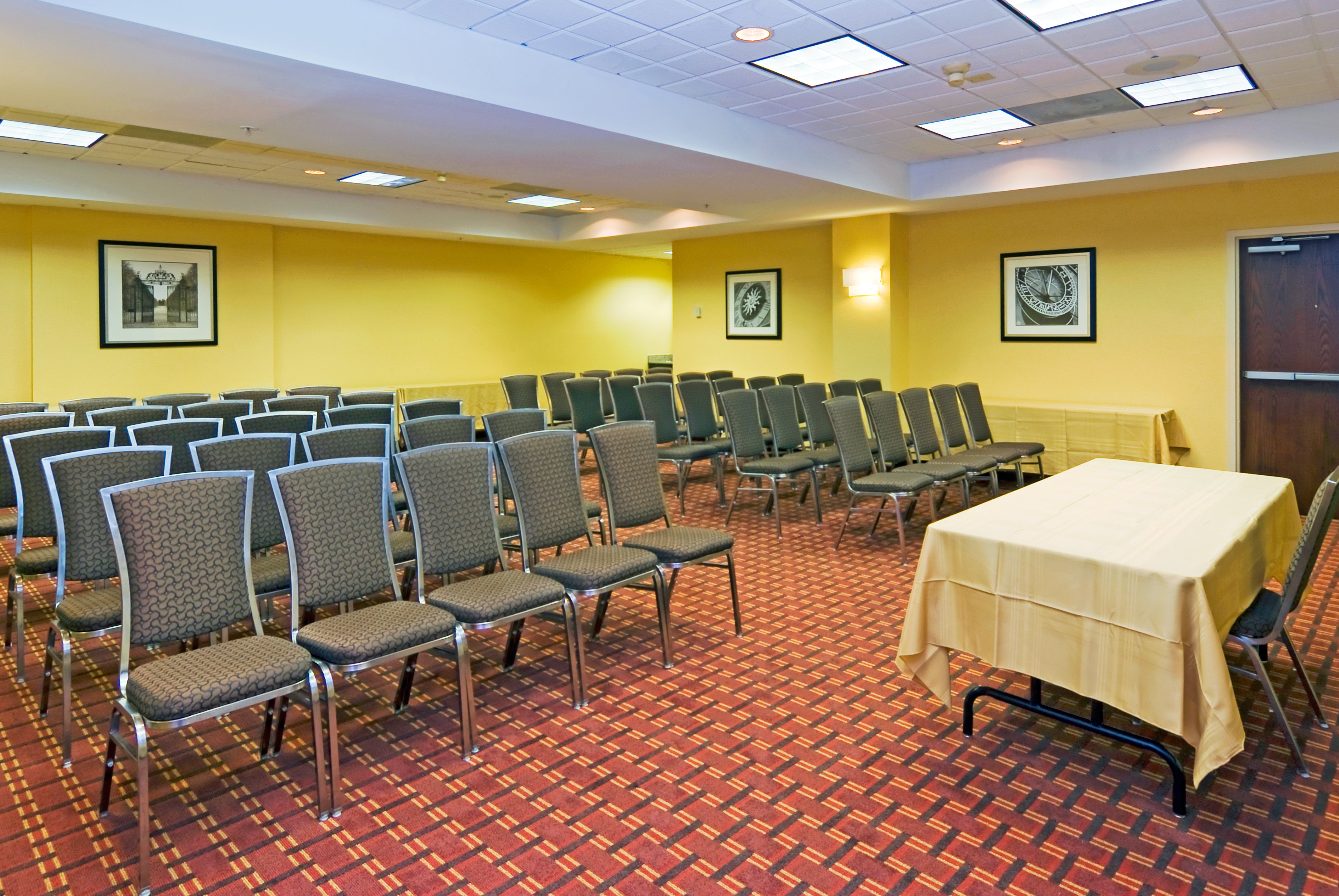 Holiday Inn Express And Suites Kendall East Miami 36/45