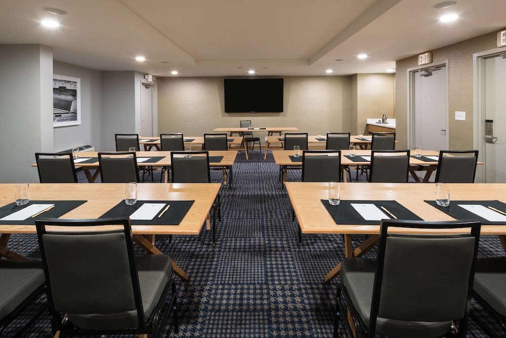 Doubletree By Hilton Gainesville 44/61
