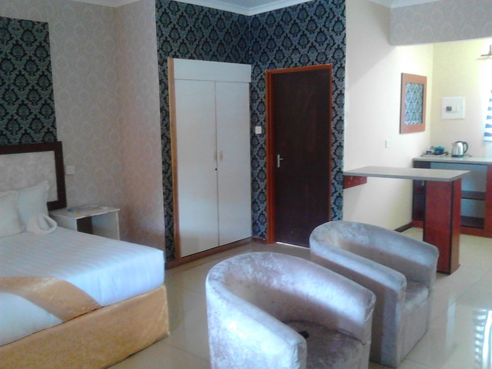 Pacific Conqueror Self Catering Units 14/32
