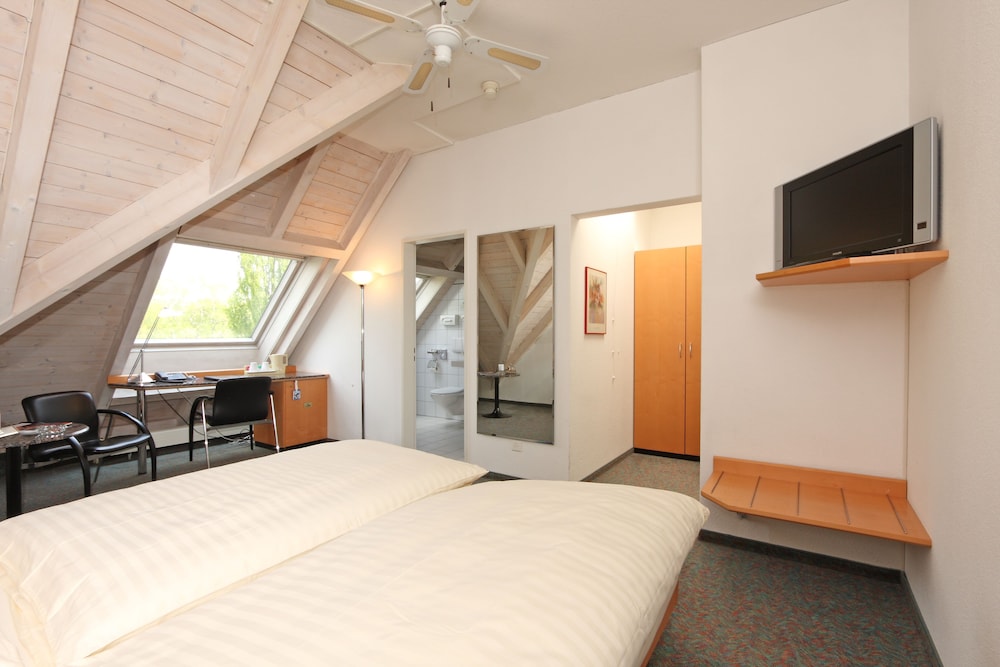 Hotel Conti 11/58