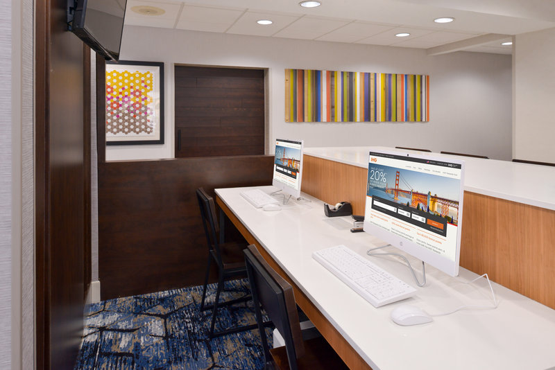 Holiday Inn Express Wixom 25/29